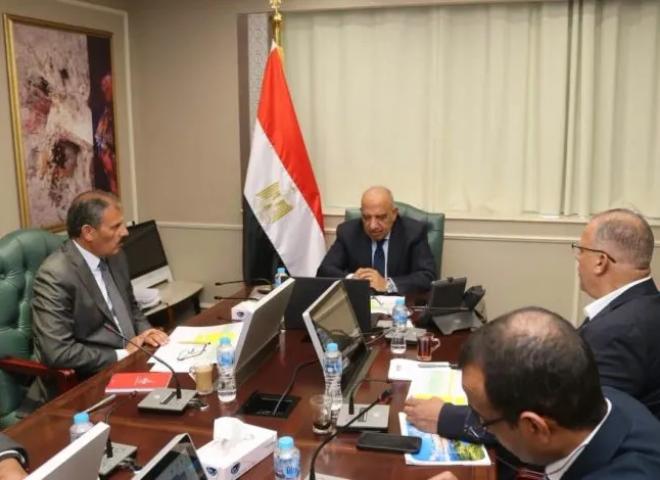 وزير الكهرباء يتابع مع الاستشاري الدولي تحديث استراتيجية الطاقة المتكاملة والمستدامة حتى 2040
