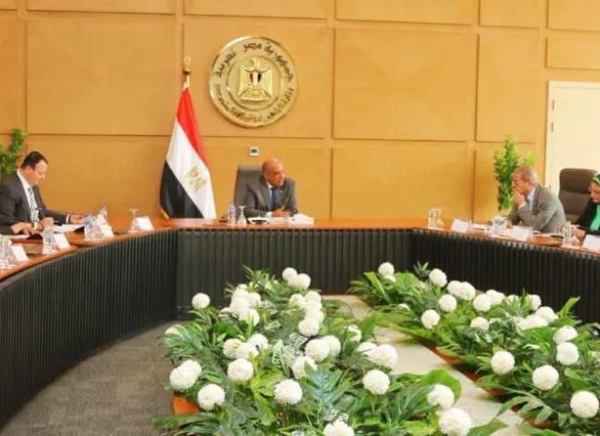 وزير الكهرباء يتابع خطط تأمين الشبكة القومية واستيعاب قدرات الطاقة المتجددة