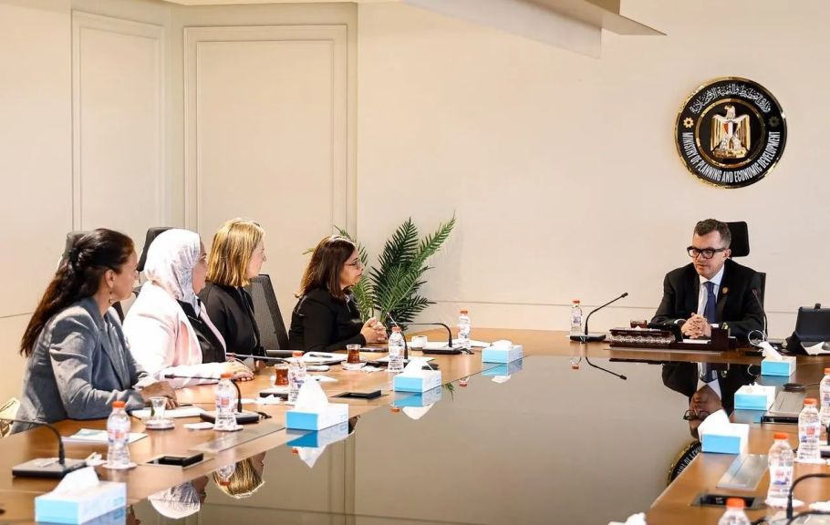 وزير التخطيط يبحث مع البنك الدولي إعداد خريطة طريق لتنمية الثروة المعدنية
