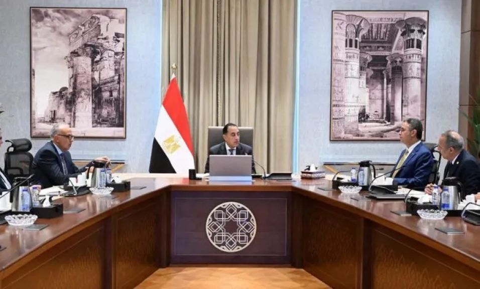 رئيس الوزراء يستعرض محاور جلسة الأمن الغذائي والمائي بمنتدى مصر 2026