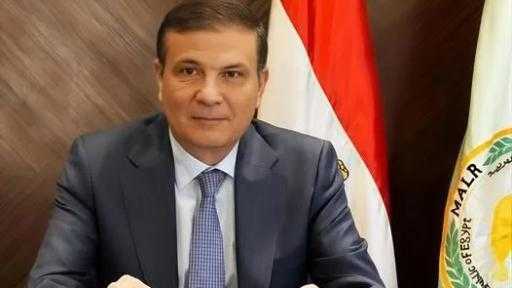 وزير الزراعة يطلق مبادرة لدعم صغار مزارعي القمح بخصم 50% على تكلفة الميكنة الزراعية